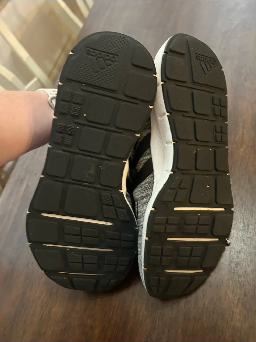 adidas  boys size 4 sneakers